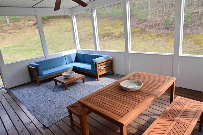 Building Photo - 180 Ruggles Rd