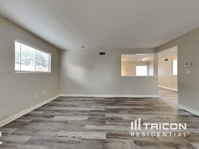 Building Photo - 13687 Boeing St