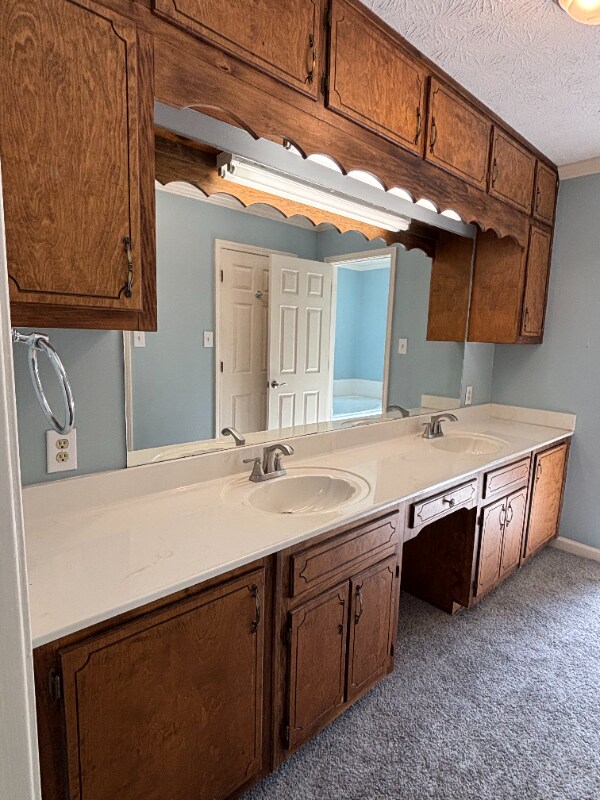 Building Photo - 2068 Lakewood Cir SW