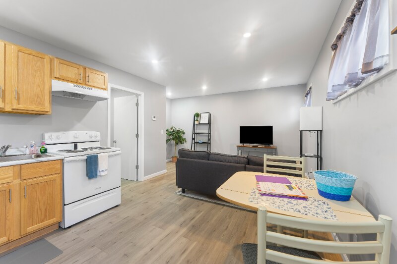 Building Photo - 438 N Park Ave