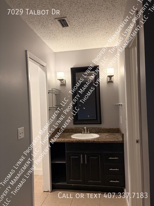 Building Photo - 7029 Talbot Dr