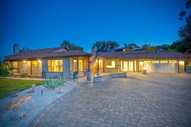 Building Photo - 125 Hummingbird Hill