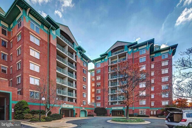 Building Photo - 545 E Braddock Rd