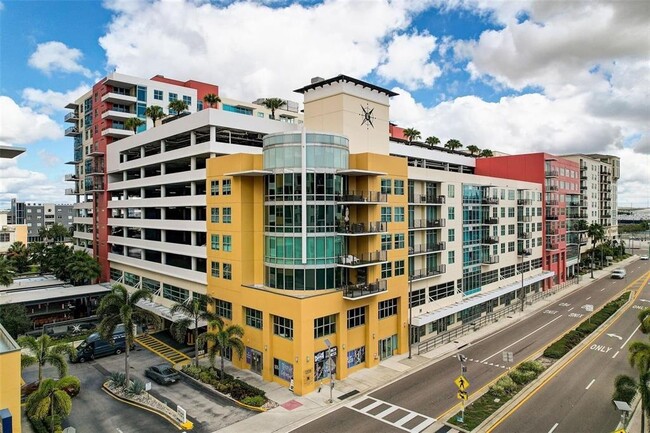 Building Photo - 1208 E Kennedy Blvd