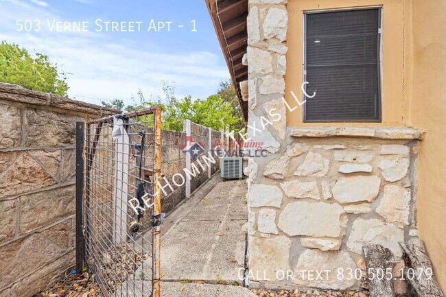 Building Photo - 503 Verne St