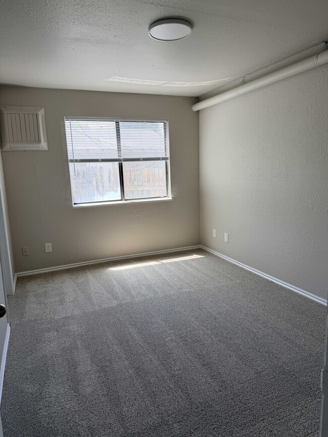 Building Photo - 213 S 1400 W