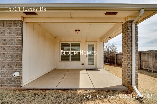 Building Photo - 15701 Caney Dr