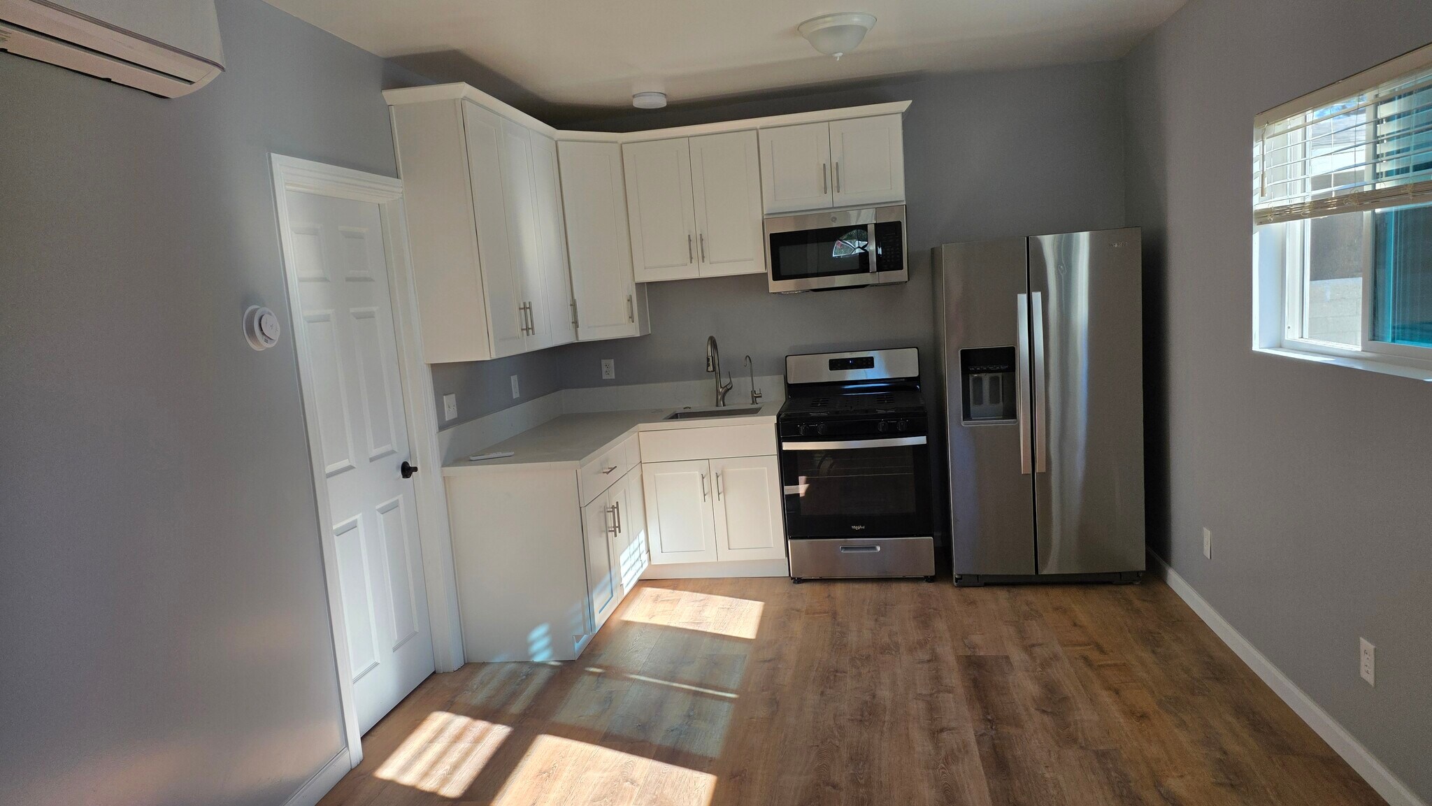 Building Photo - 728 Norbert Dr