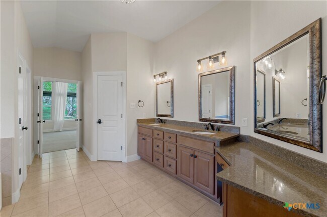 Building Photo - 781 Meridian Dr