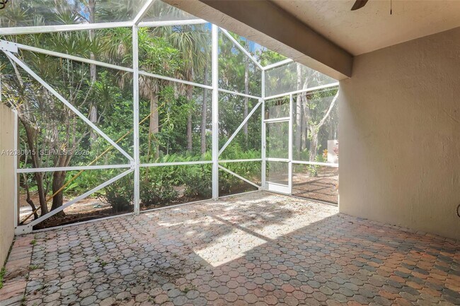 Building Photo - 8481 Siciliano St