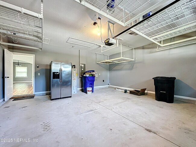 Building Photo - 243 Buck Run Way