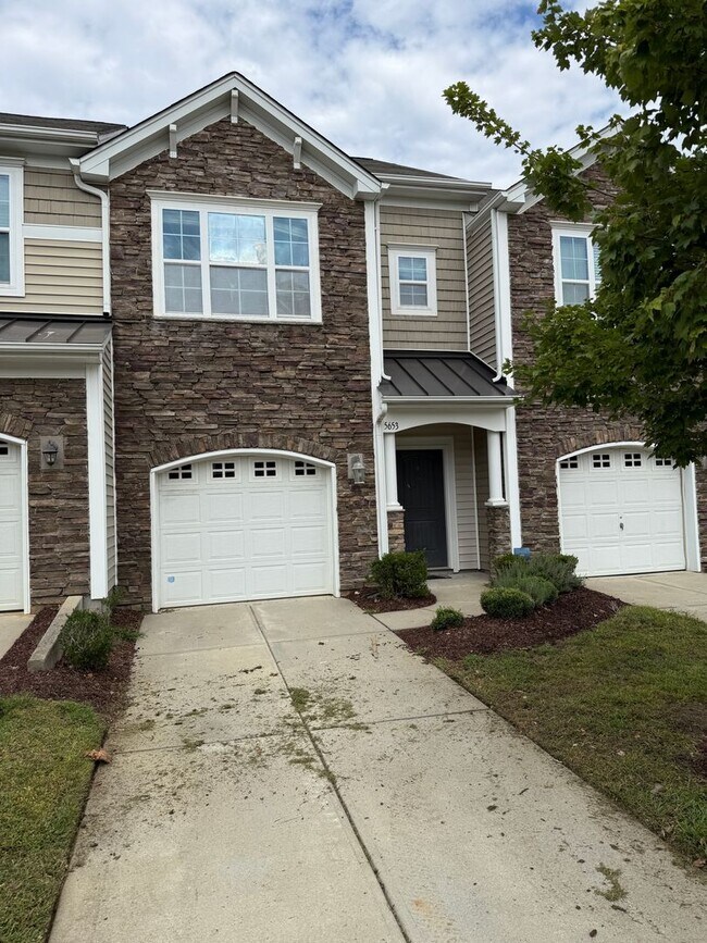 Primary Photo - Modern Townhome in Steele Creek – Walkable...