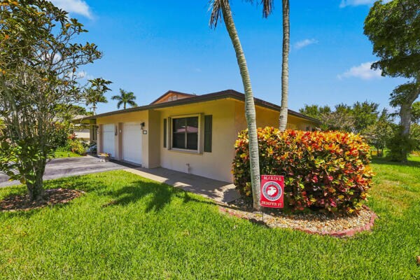 Building Photo - 1651 Palmland Dr
