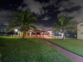 Building Photo - 1605 NE Miami Gardens Dr