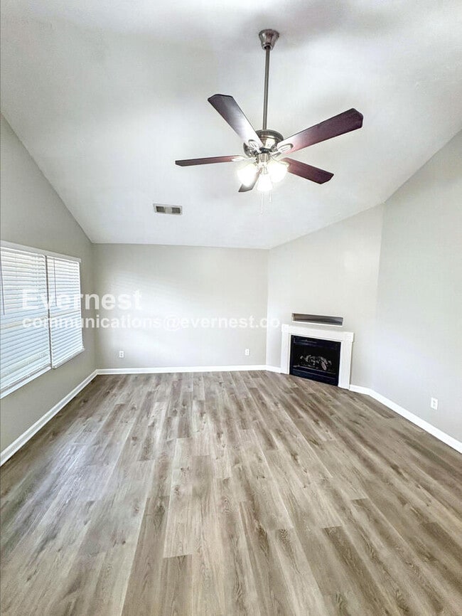 Building Photo - 55 Bramble Bush Trail