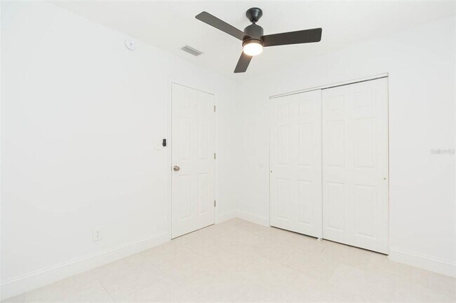 Building Photo - 118 W Sligh Ave