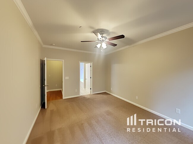 Building Photo - 4620 Van Leer Ct