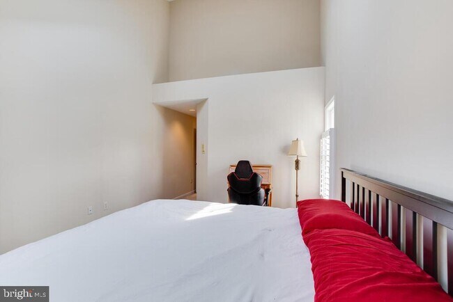 Building Photo - 100 Spring Pl Way