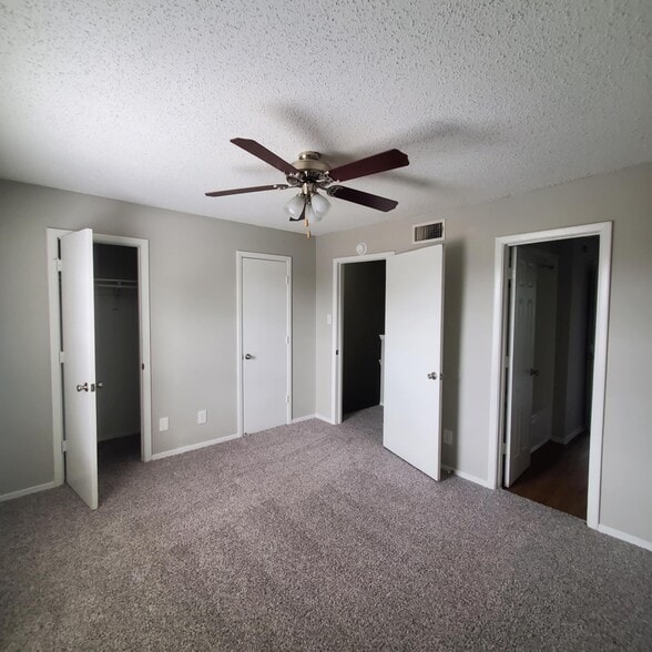 Building Photo - 112 Allencrest Dr