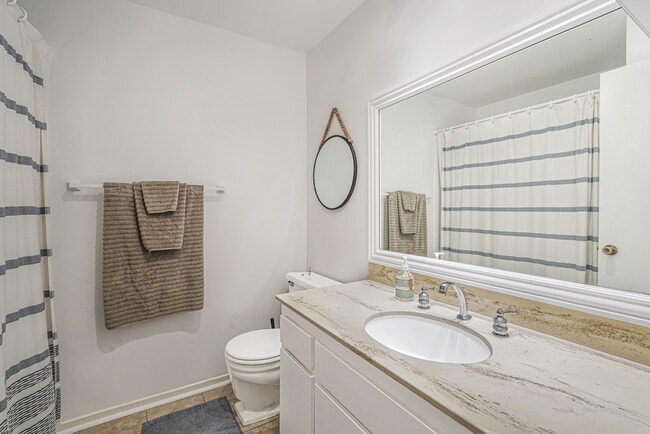 Guest Bathroom - 1720 Ardmore Ave