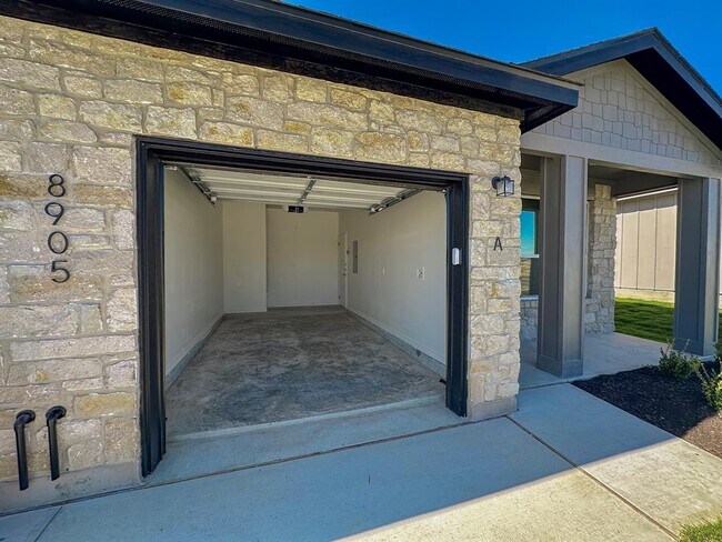 Building Photo - 8905 Ash Rd