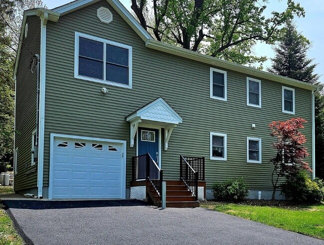 Building Photo - 31 Lakeview Rd