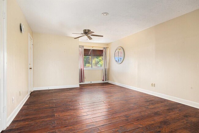 Building Photo - 7415 Naremore Dr