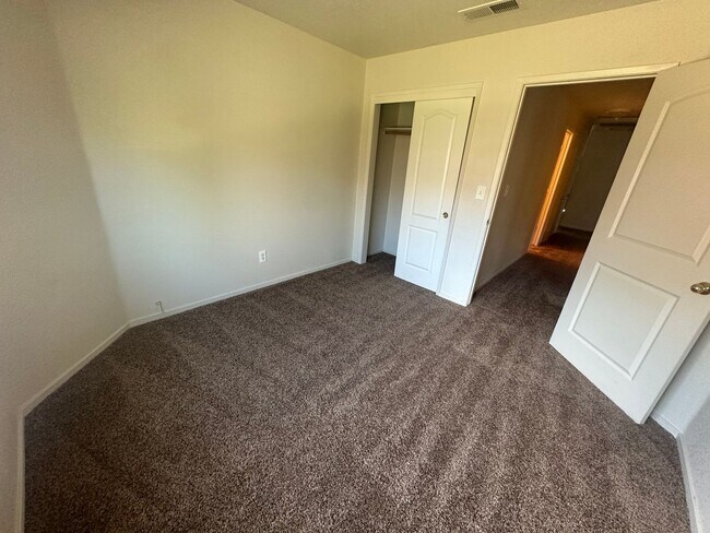 Building Photo - Four Bedroom Two Bathroom Home for Rent