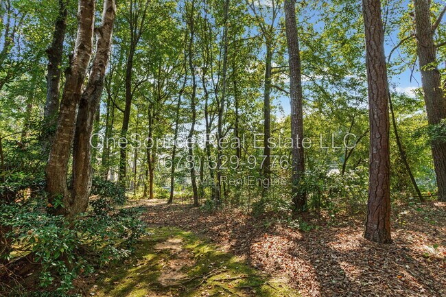 Building Photo - 502 Oakwood Ct
