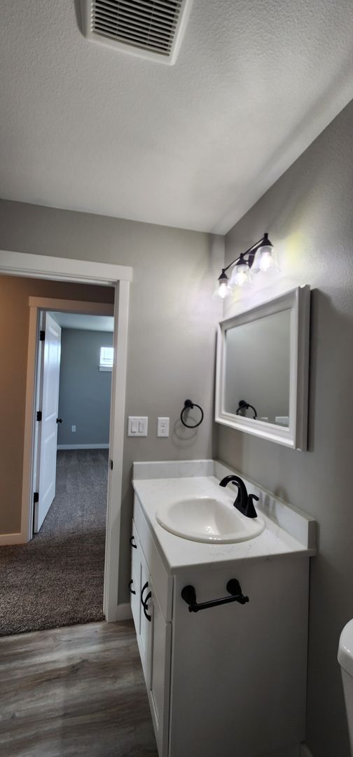 Building Photo - MOVE IN SPECIAL! New Construction Duplex i...