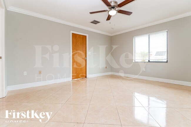 Building Photo - 8401 Buena Vista Rd