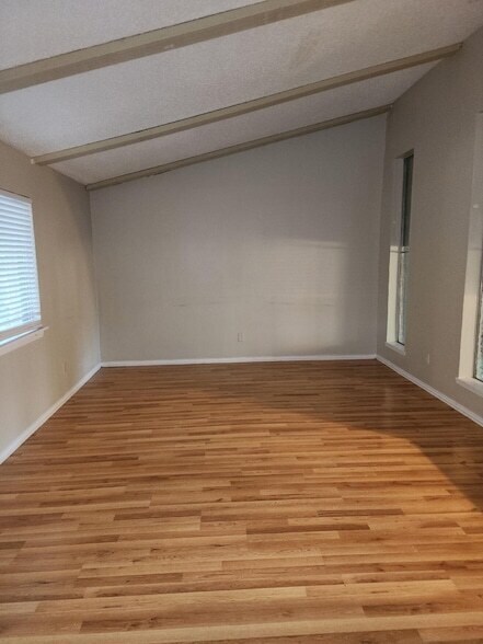 Building Photo - 5022 Collingwood Dr