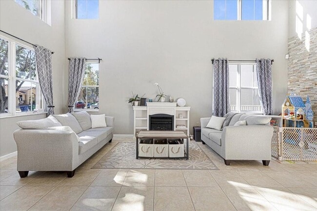 Building Photo - 2316 SW 127th Ave