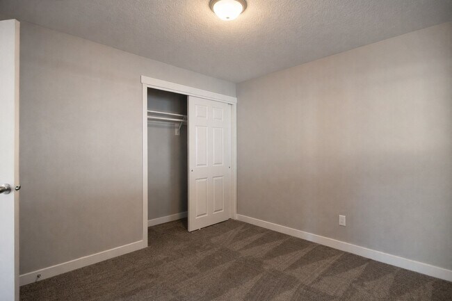 Building Photo - 1410 E 30th St