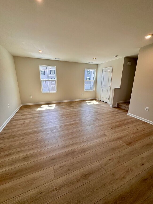 Building Photo - 2905 Orchard Ridge Lane