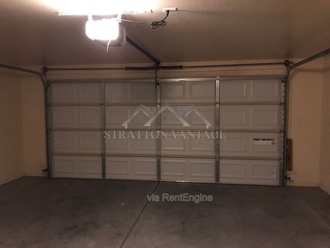 Building Photo - 12525 W Rosewood Ln