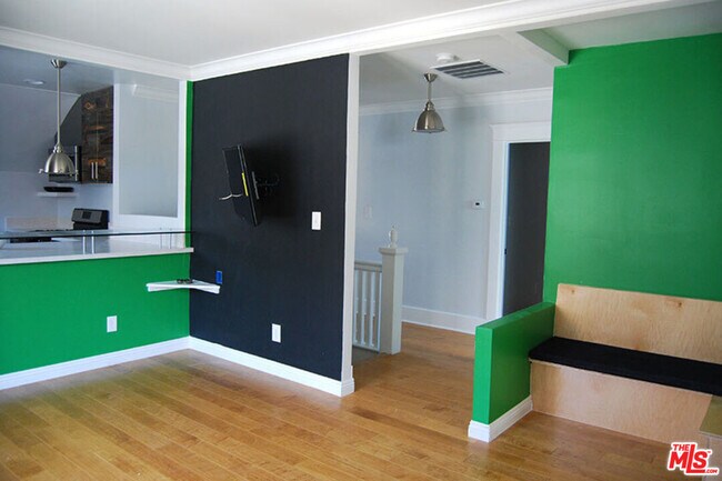 Building Photo - 1238 W 30th St