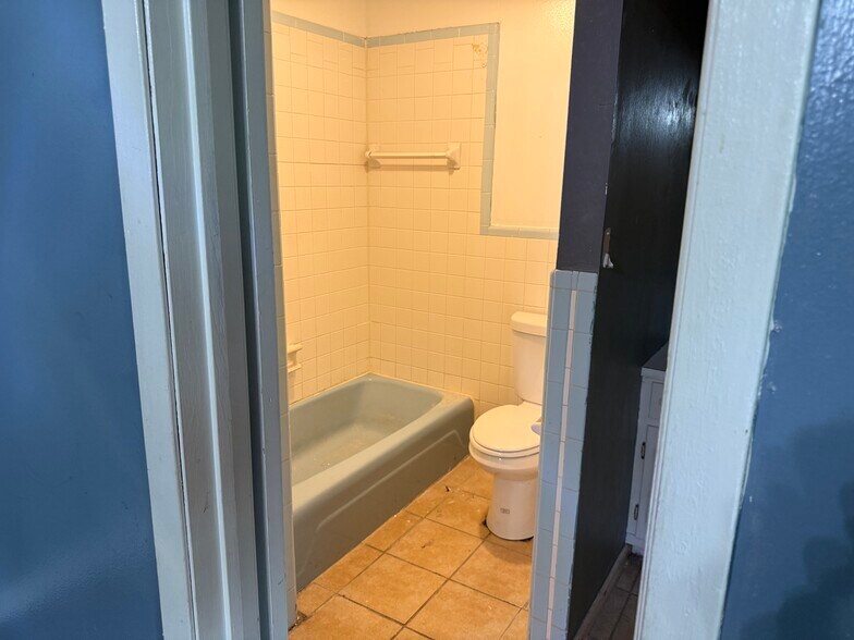 Back bathroom. - 2410 Forest Home Rd