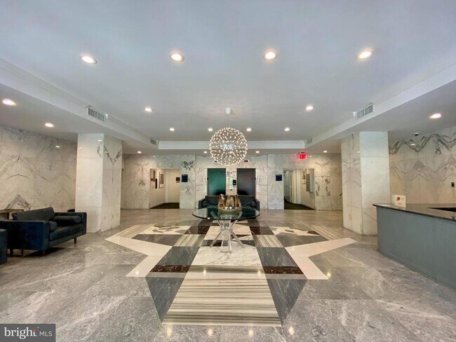 Building Photo - 730 24th St NW