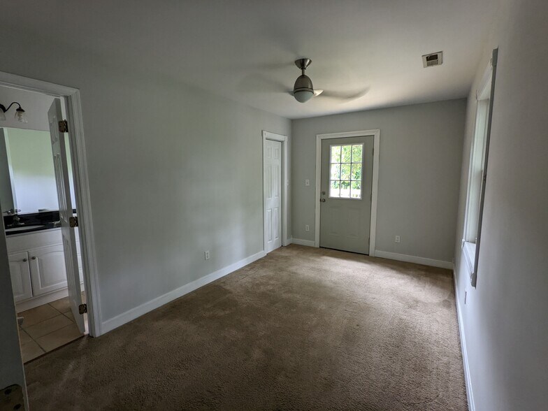 Building Photo - 1217 Catherine St