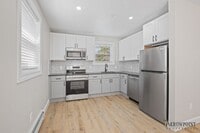Building Photo - 4 Manor Dr