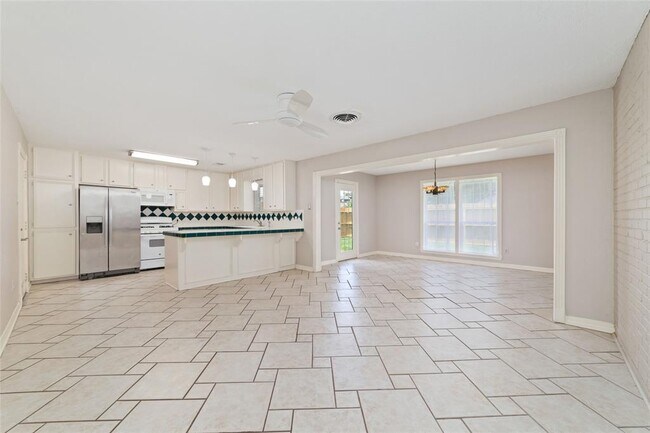 Building Photo - 4118 Donna Lynn Dr