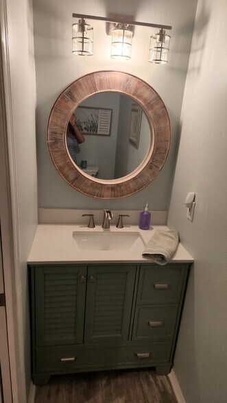 Building Photo - 2106 Clover Hill Rd