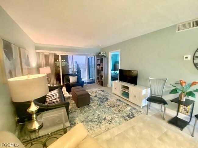 Building Photo - 400 Lenell Rd