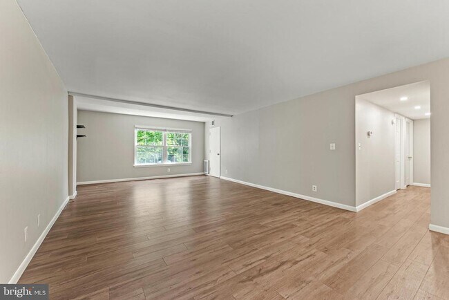 Building Photo - 7621 Provincial Dr