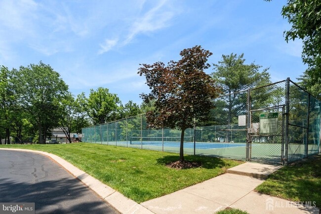 Building Photo - 101 Pear Tree Ln