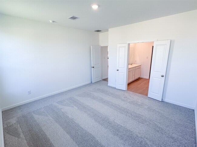 Building Photo - 28606 Bluebonnet Grotto Dr