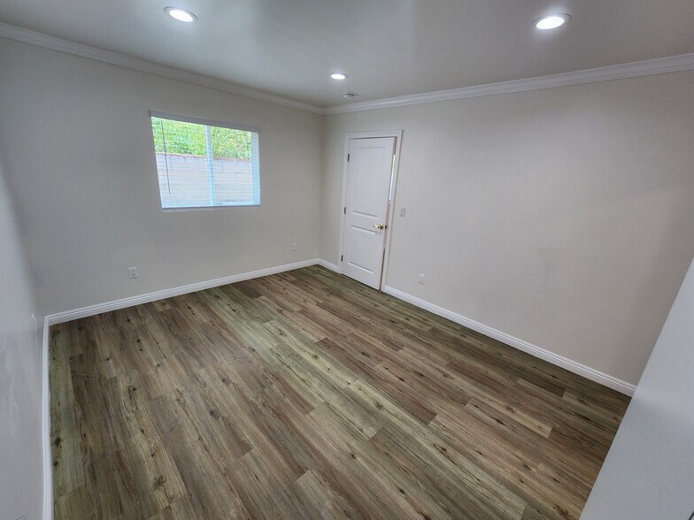 Building Photo - 5706 Willis Ave