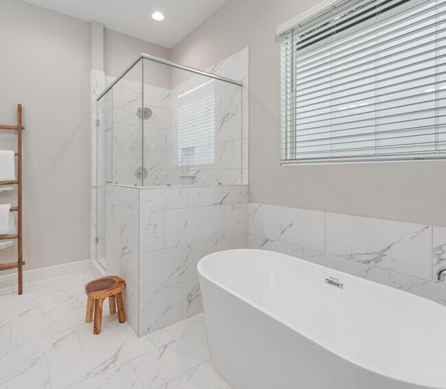 Building Photo - Luxury New Construction Home for Lease – E...