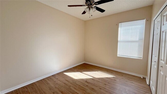 Building Photo - 534 Sunset View Dr